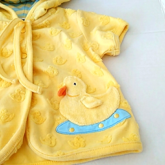 LE Top Baby BathRobe SZ 3 Months Yellow with baby ducks - Picture 4 of 7